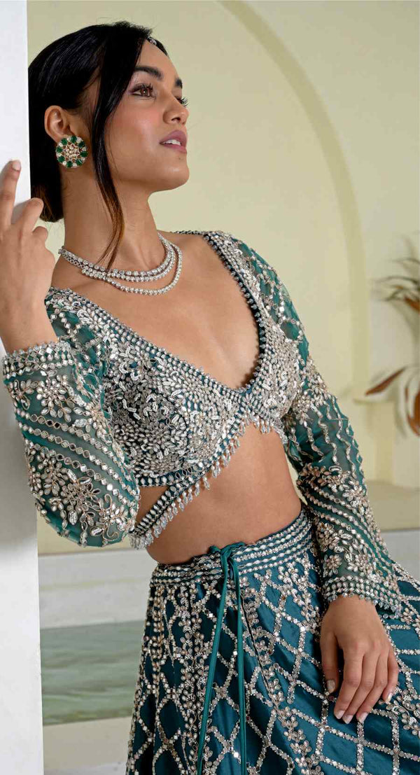 JANNAT SHEESHADORI LEHENGA